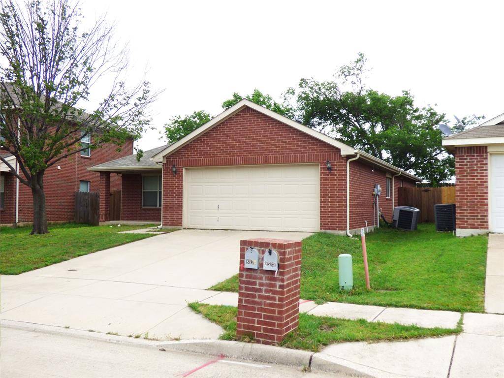 8532 Hawkview Drive, Fort Worth, TX 76179