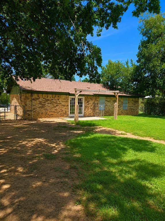 8018 County Road 564, Brownwood, TX 76801