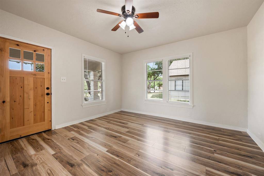 607 N Church Street, Pilot Point, TX 76258