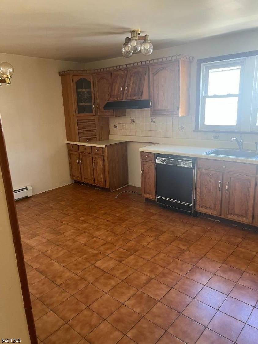 195 Walnut St, Newark City, NJ 07105