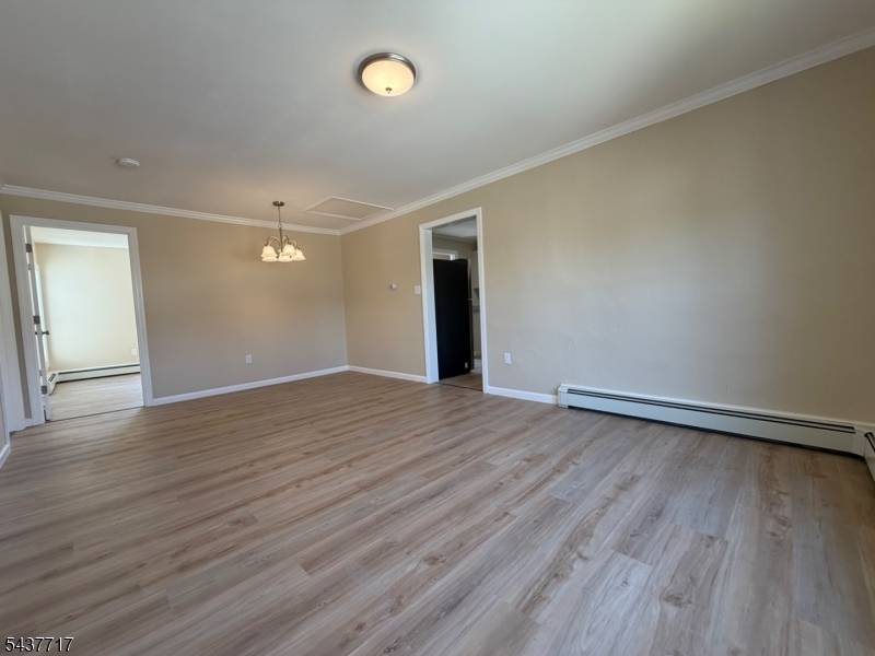 28 Diller Ave, Newton Town, NJ 07860