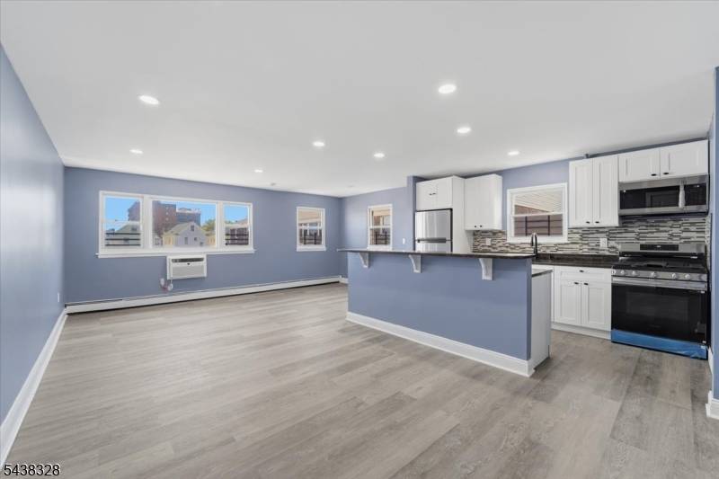 816-826 W Grand St #3B, Elizabeth City, NJ 07202
