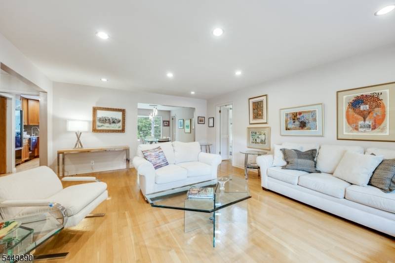 434 Sandford Ave, Westfield Town, NJ 07090