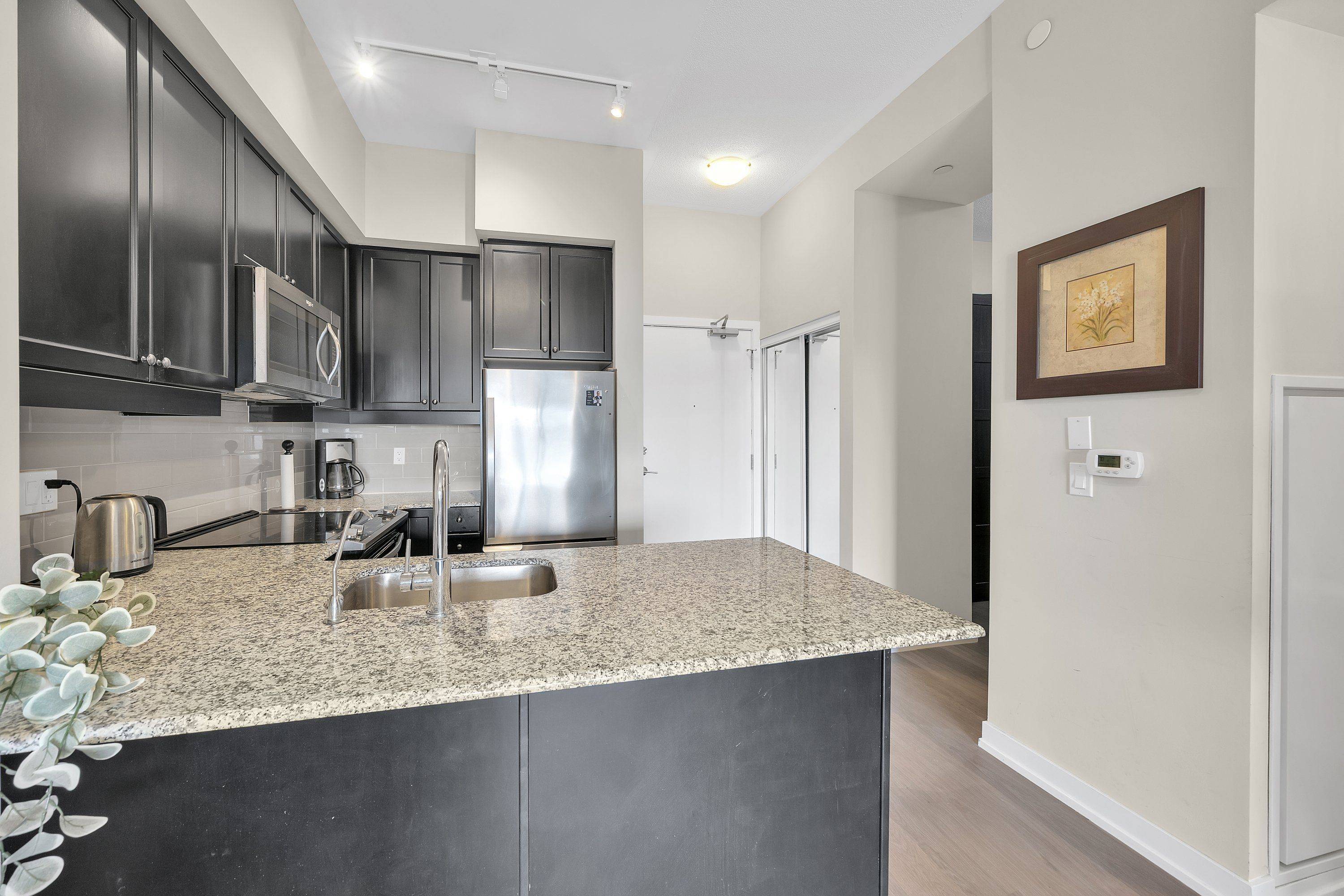 555 William Graham DR #PH401, Aurora, ON L4G 3H9