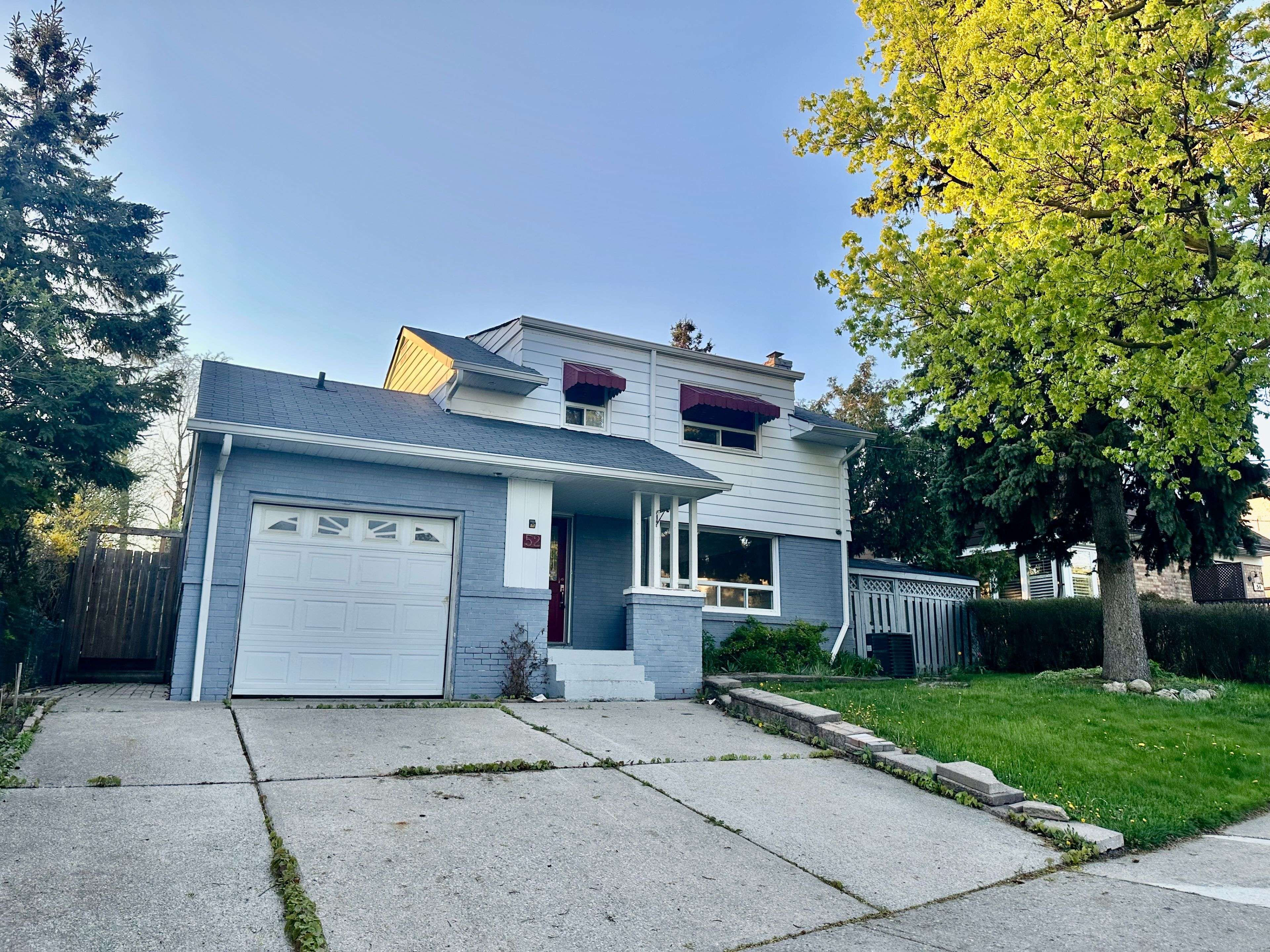 52 Eldomar AVE, Brampton, ON L6W 3N7