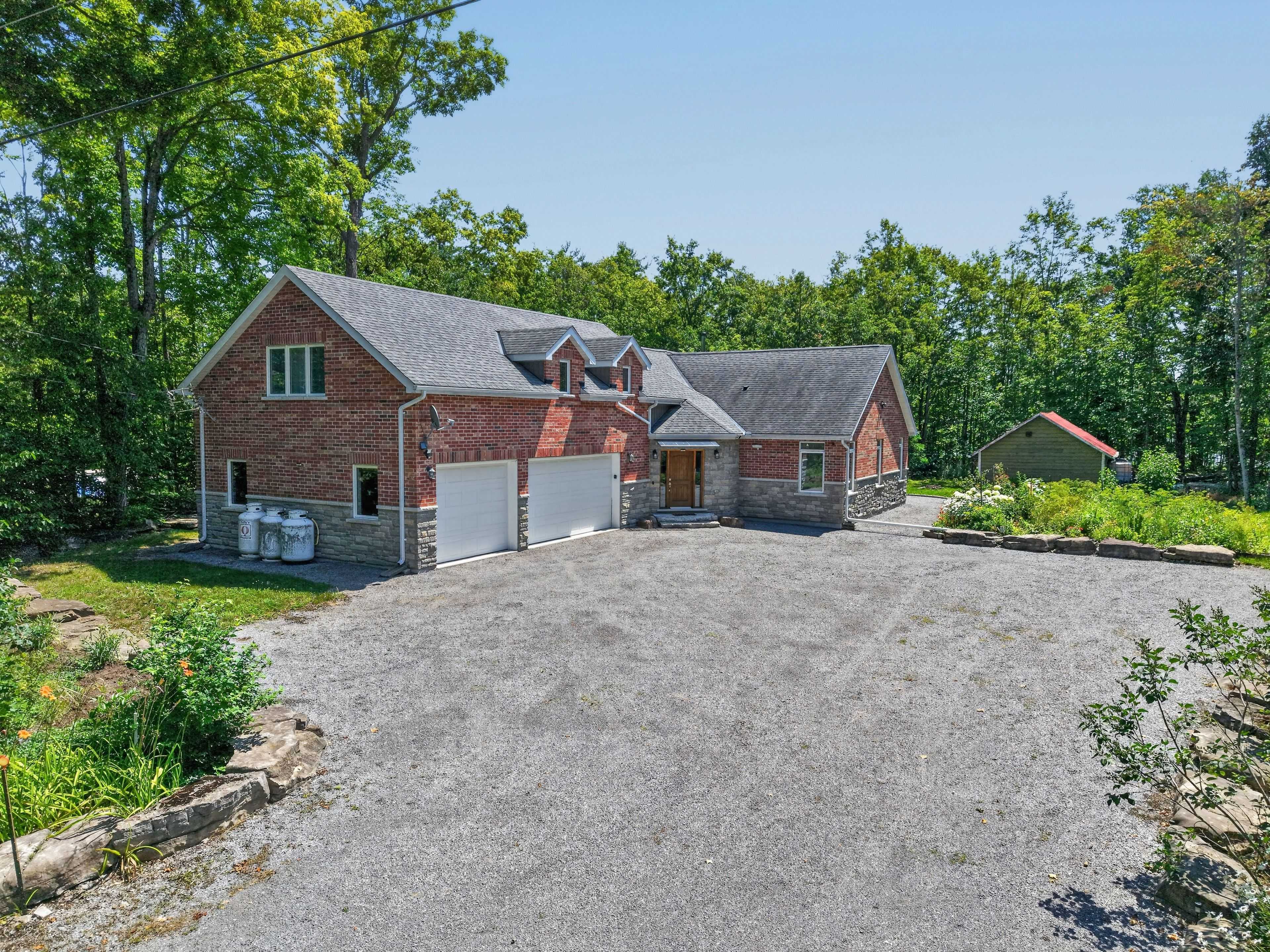15 Library RD, North Kawartha, ON K0L 3E0
