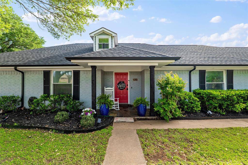 1017 S Nolan River Road, Cleburne, TX 76033