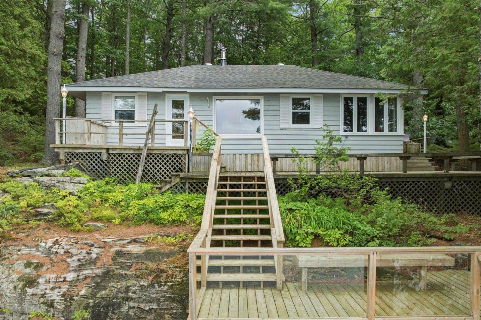 1022 Two Dogs LN, Algonquin Highlands, ON K0M 1J2