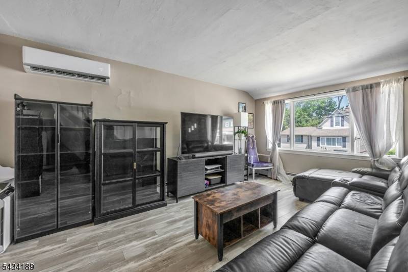 174 Phelps Ave, Bergenfield Boro, NJ 07621