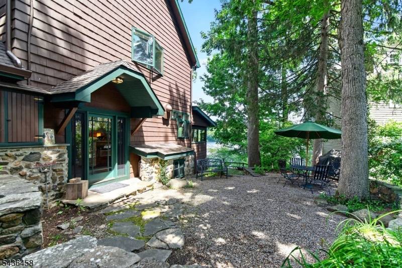 134 Cedar Lk W, Denville Twp., NJ 07834
