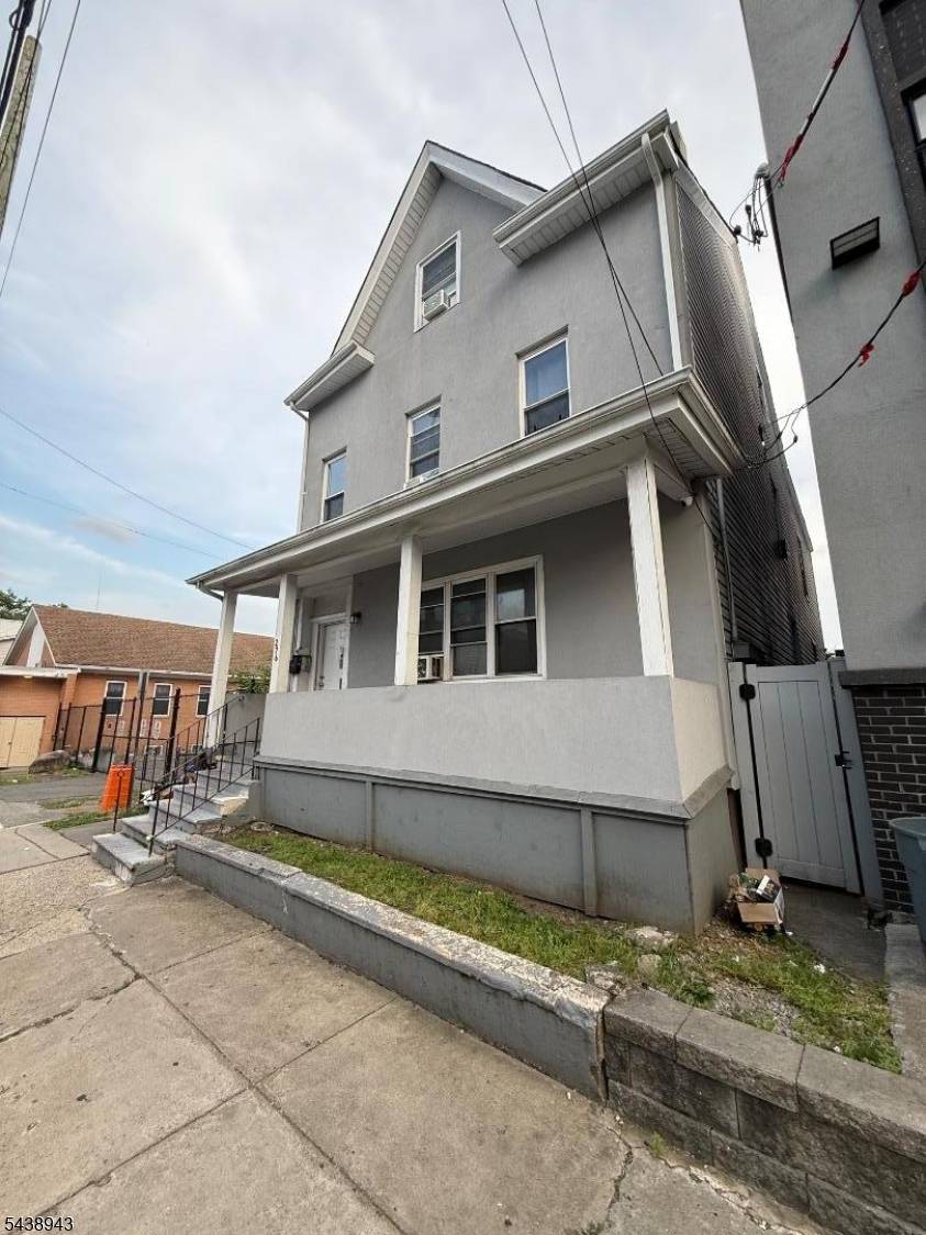 276 Governor St, Paterson City, NJ 07501