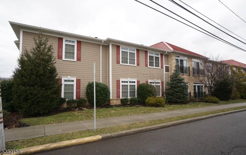 475 Avenel St #106, Woodbridge Twp., NJ 07001
