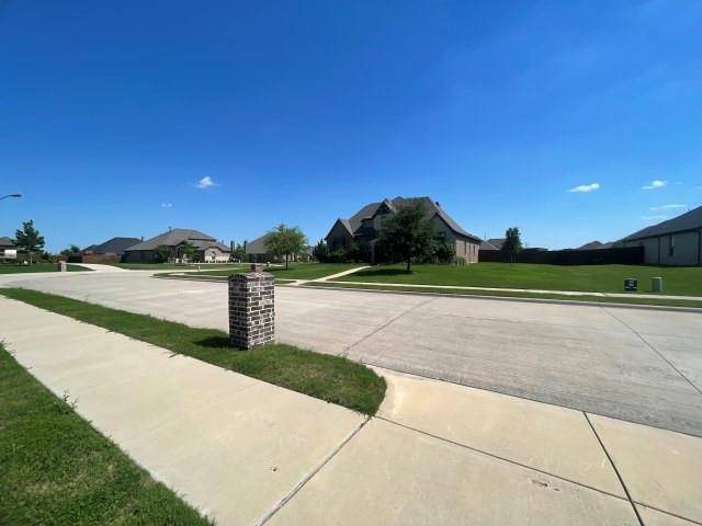321 Equestrian Drive, Waxahachie, TX 75165
