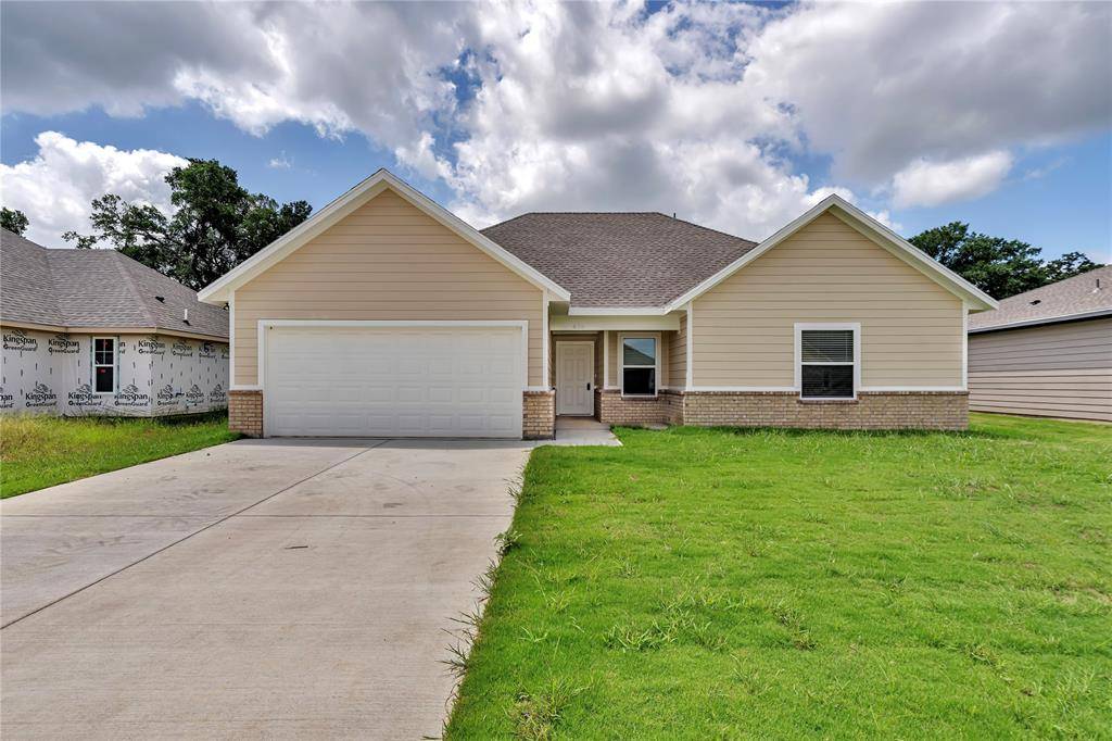 636 Crockett Drive, Cleburne, TX 76031