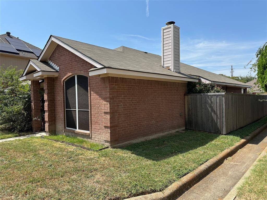 1811 Stewart Street, Cedar Hill, TX 75104