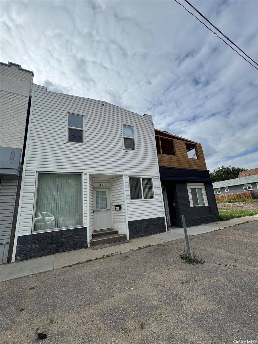 623 H AVENUE S, Saskatoon, SK S7M 1X1