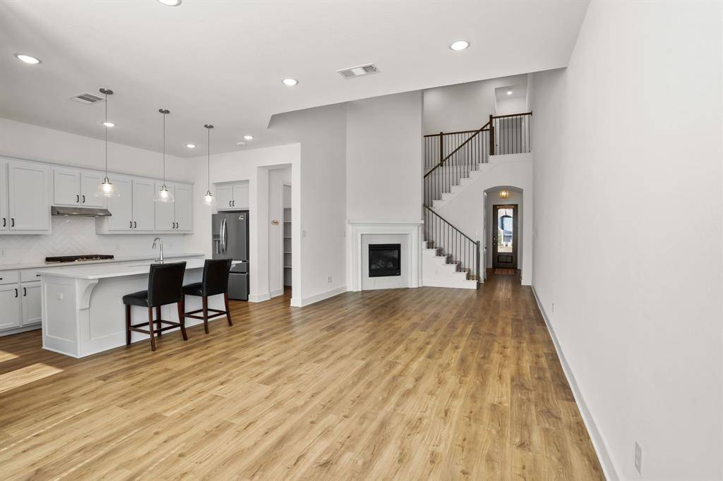 1143 Queensdown Way, Forney, TX 75126