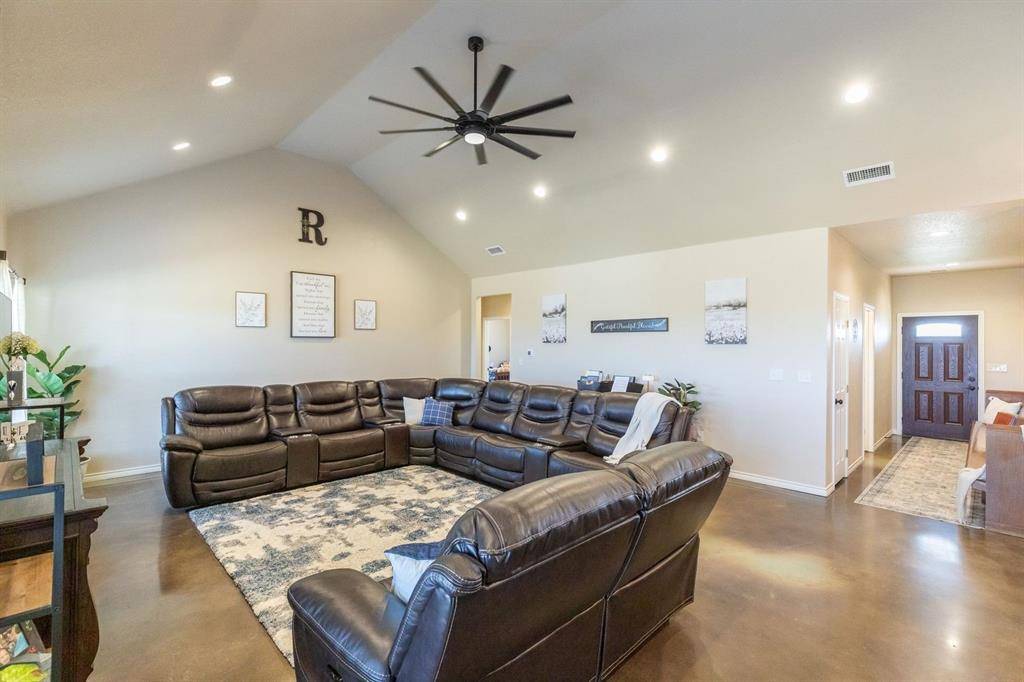 524 Avenue Q, Anson, TX 79501