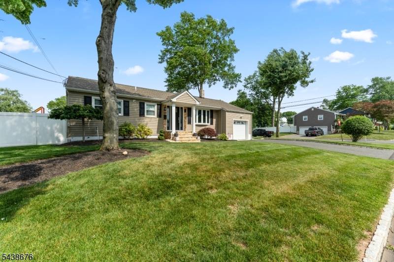57 Desna St, Piscataway Twp., NJ 08854