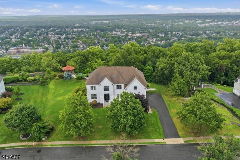 78 Ridge Rd, North Haledon Boro, NJ 07508