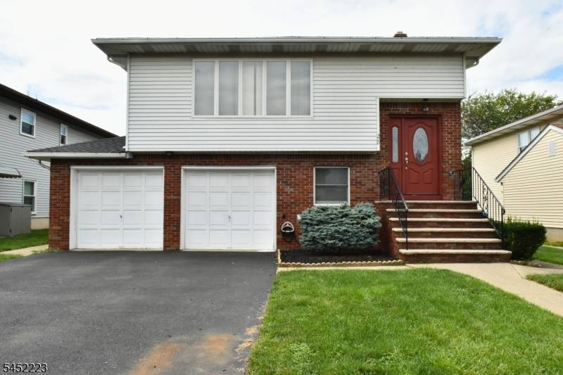 28 Elmhurst St #1, Elmwood Park Boro, NJ 07407