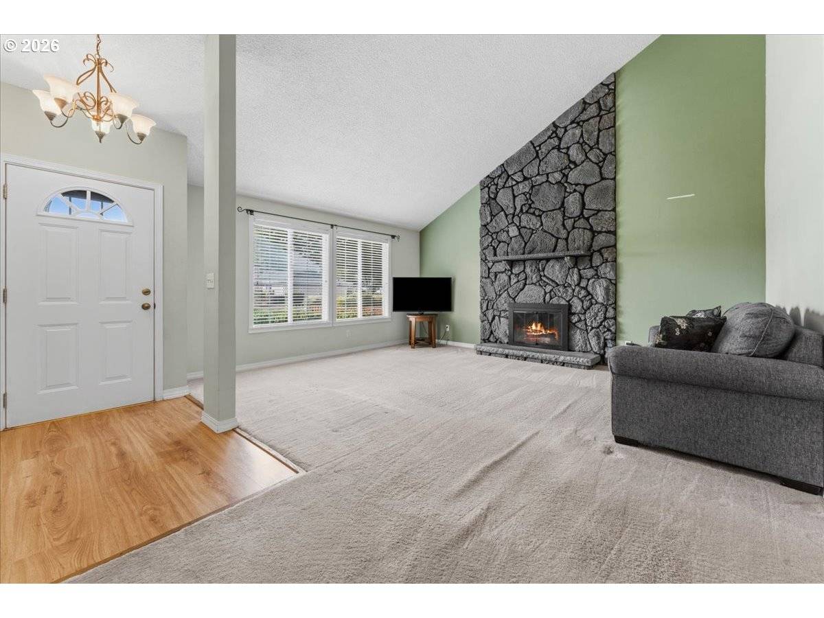 276 SW 11TH AVE, Canby, OR 97013