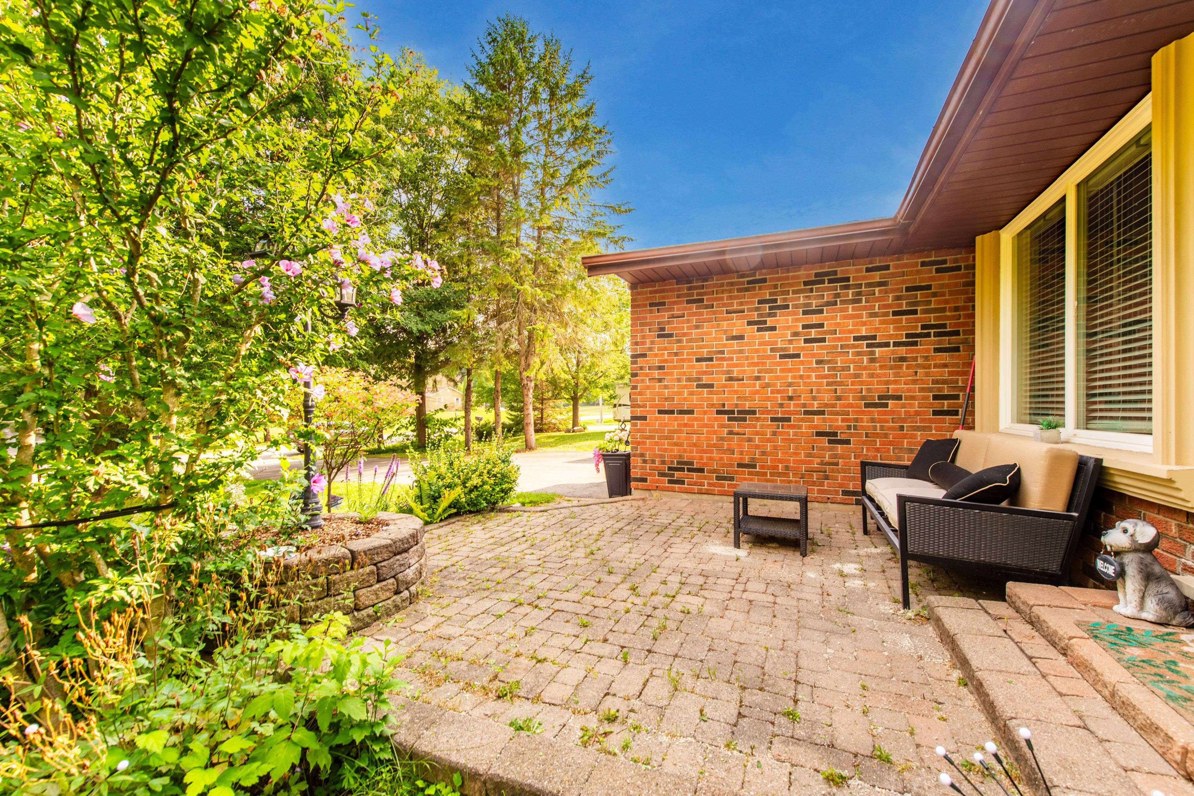 8 Cardwell CT, Adjala-tosorontio, ON L0G 1W0