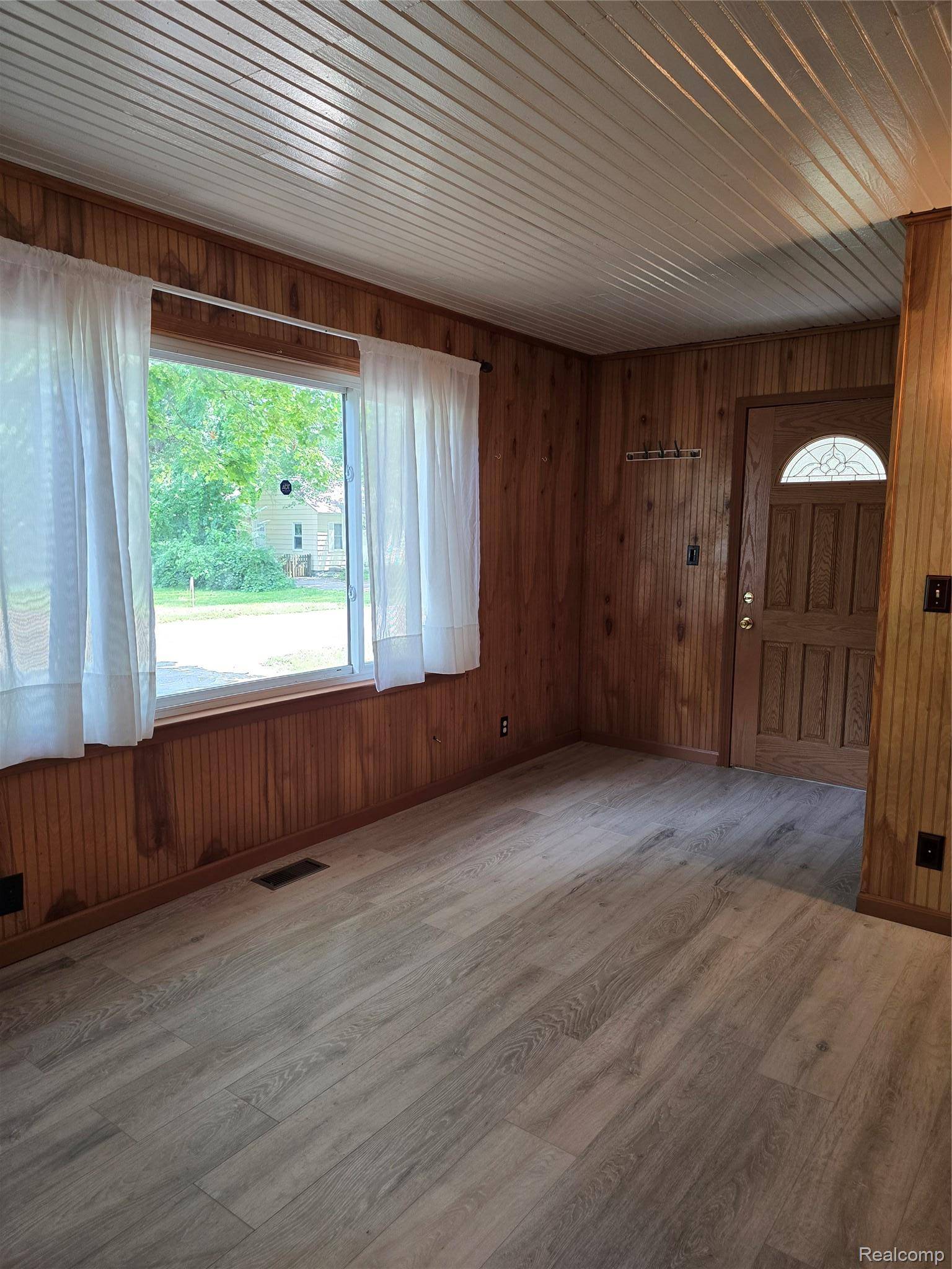 21411 Collingham AVE, Farmington Hills, MI 48336