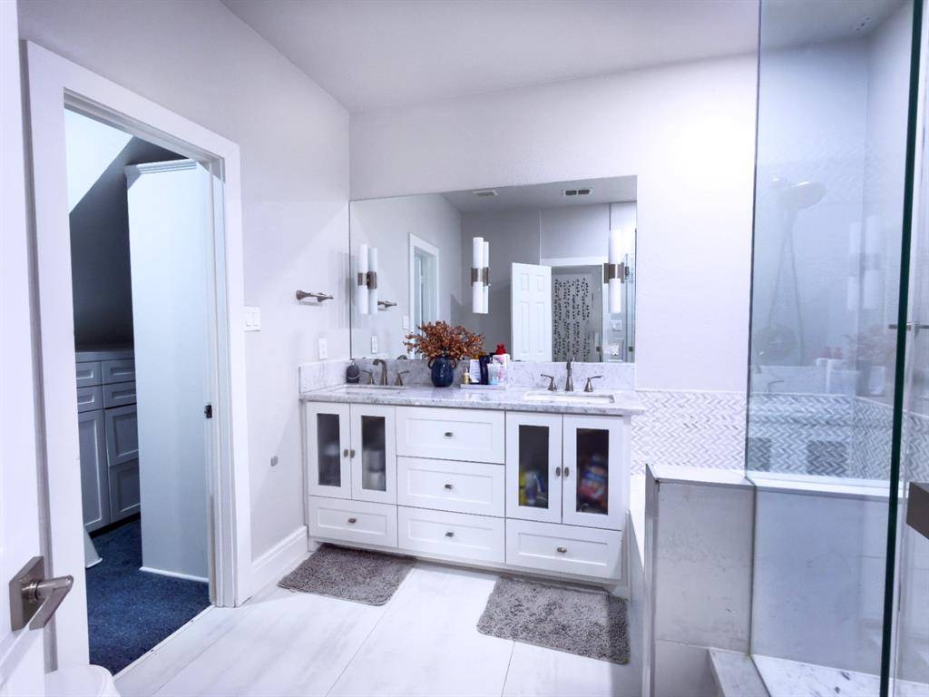 7906 Thorneywood Road, Plano, TX 75024