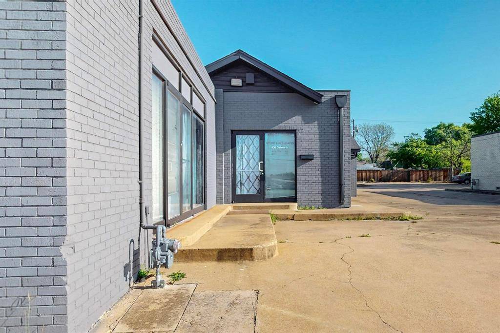 630 Dalworth Street, Grand Prairie, TX 75050