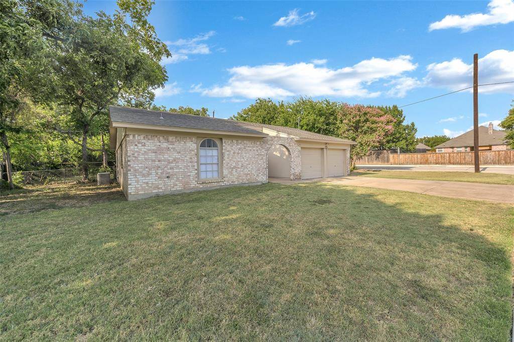 6800 Yorkston Street, Watauga, TX 76148