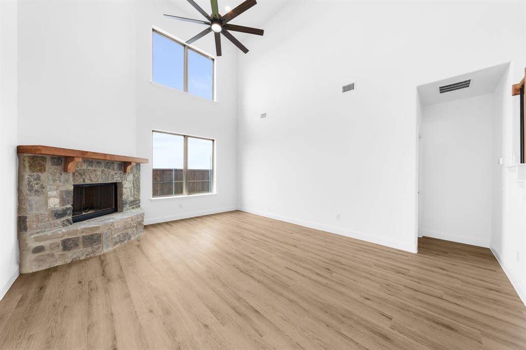 7011 Lilly Lane, Sanger, TX 76266