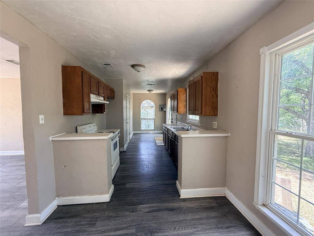 43 W Parnell Street, Denison, TX 75020