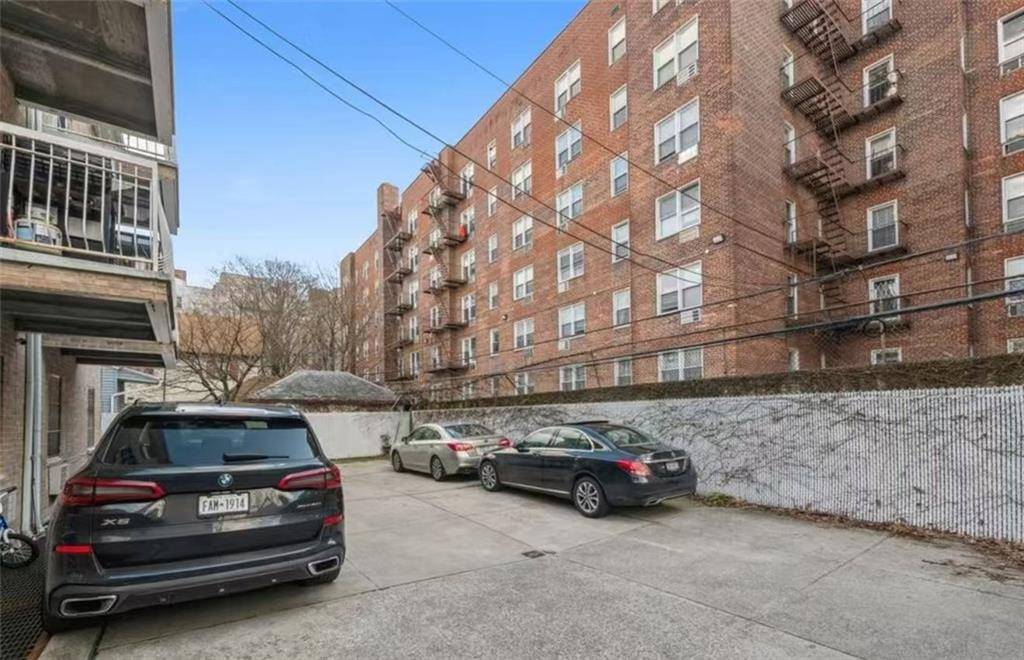 2152 81st ST #2A, Brooklyn, NY 11214