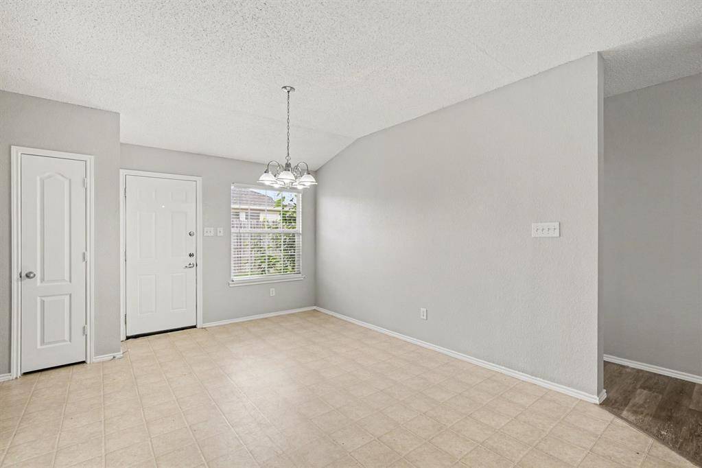 2624 Buffalo Run, Burleson, TX 76028