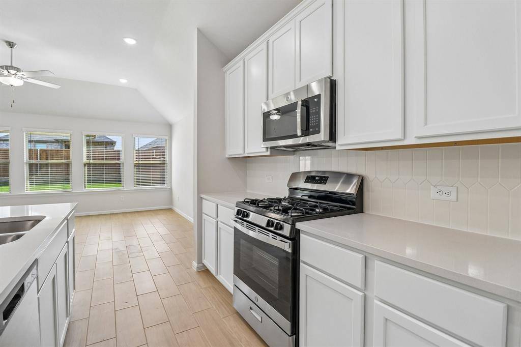 7424 Sunset Valley Lane, Denton, TX 76259