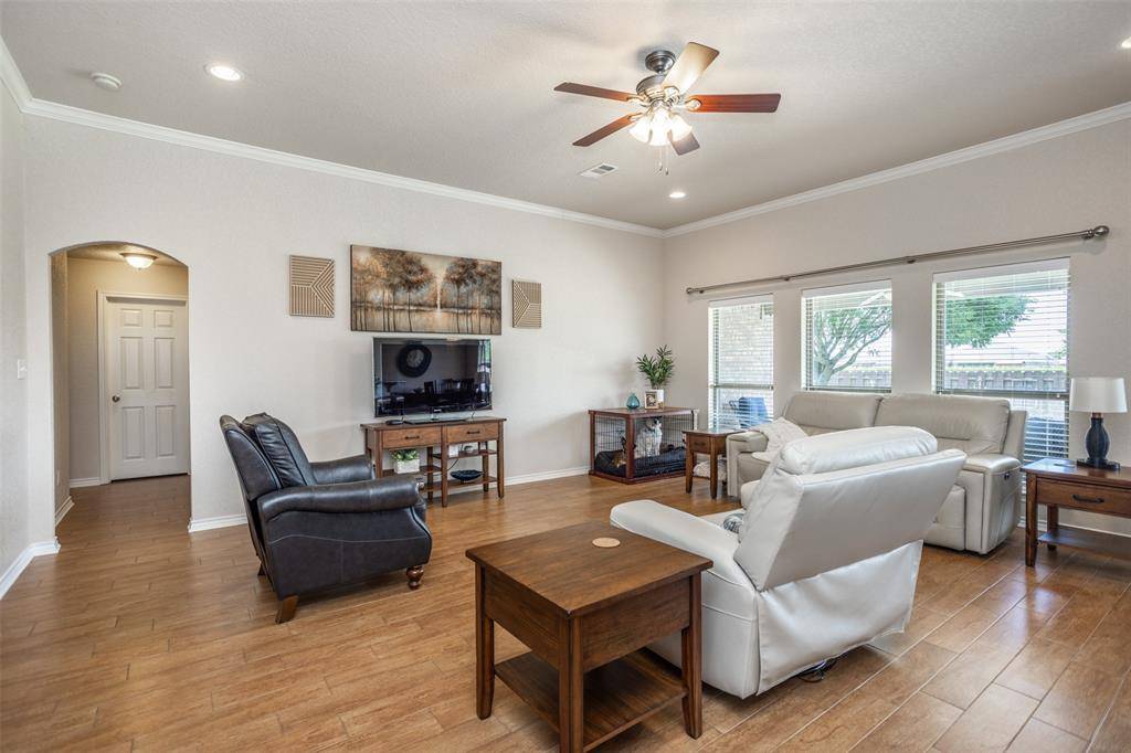 504 Katie Street, Lindsay, TX 76250