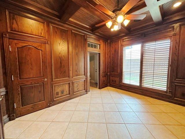 201 Casas Del Sur Street, Granbury, TX 76049