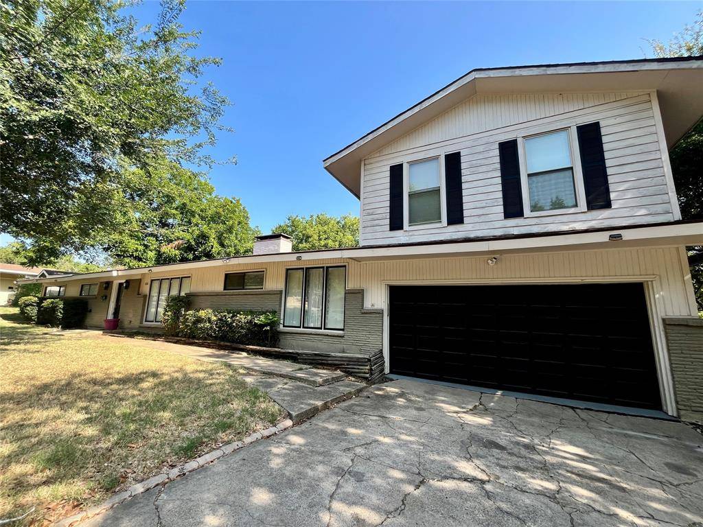 830 Blackburn Street, Grand Prairie, TX 75050