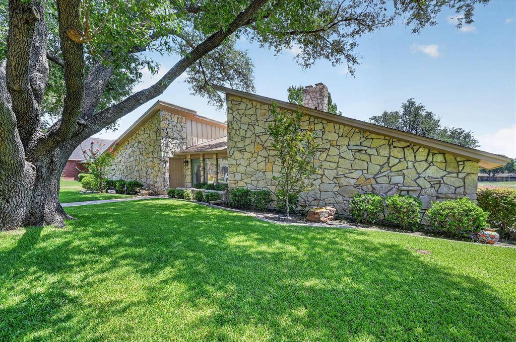 4001 Snow Creek Drive, Fort Worth, TX 76008