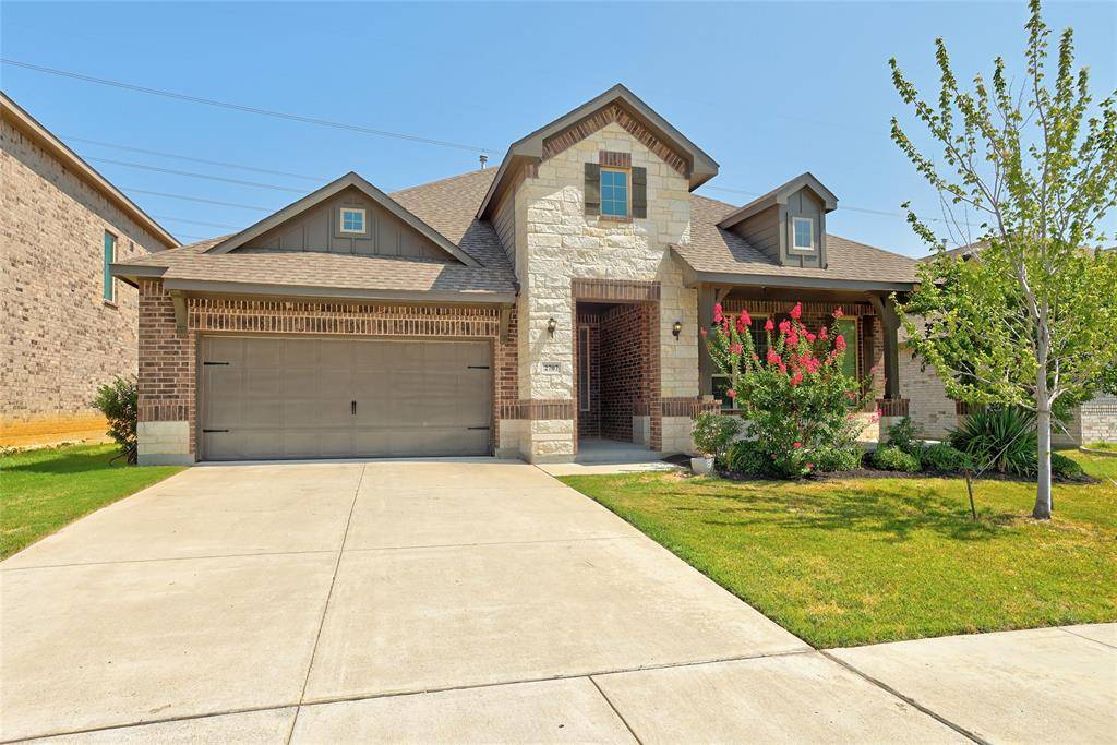 2707 Lazy Pine Lane, Arlington, TX 76001