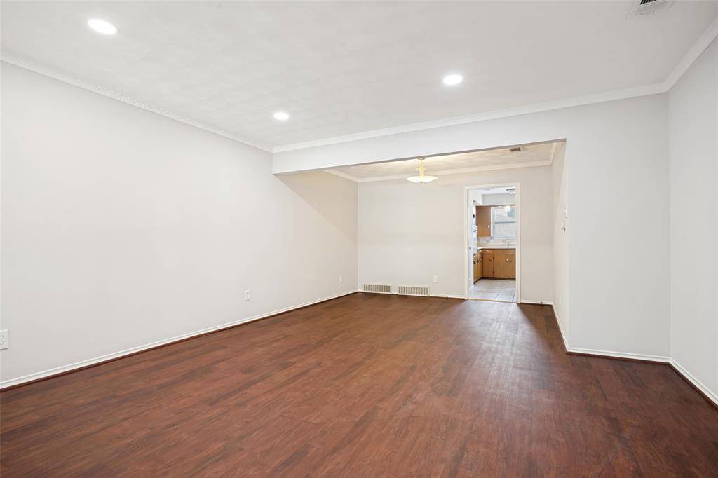 7005 Kingsbury Drive #7005, Dallas, TX 75231