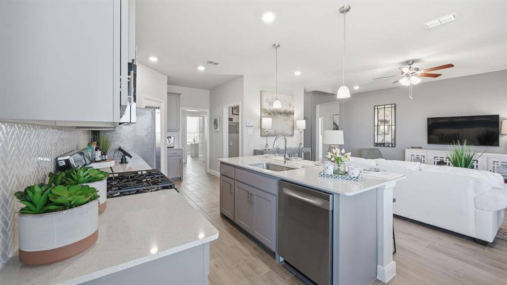 138 RINGTRAIL Drive, Rhome, TX 76078
