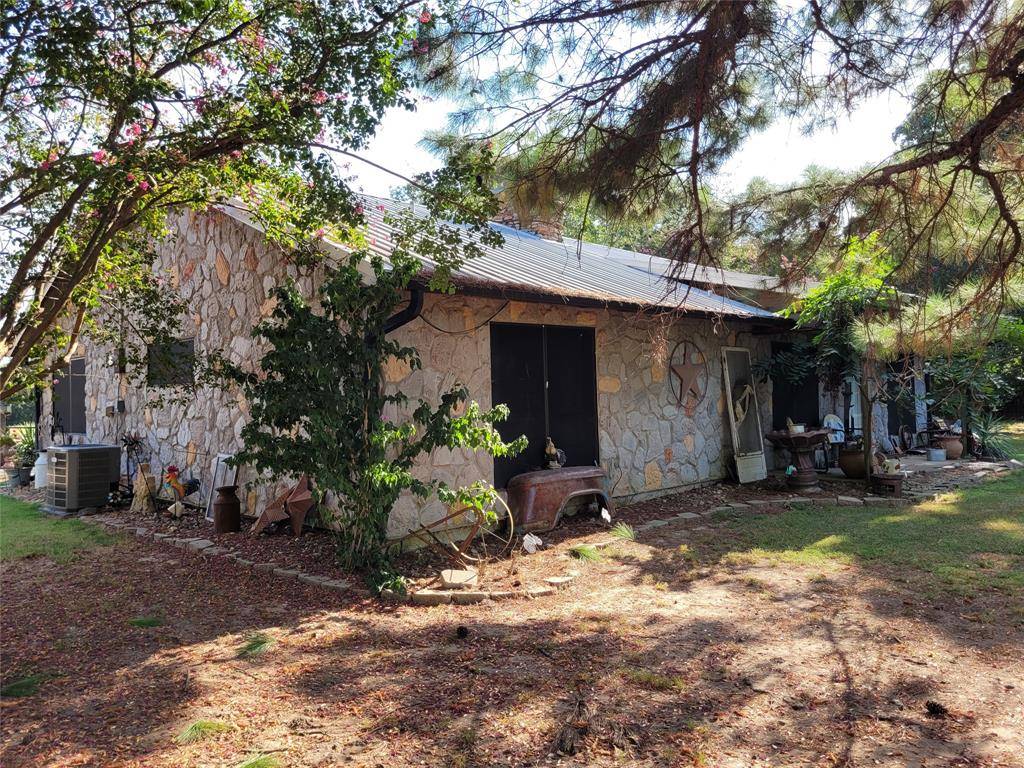 10510 U. S. Highway 82 E, Blossom, TX 75416