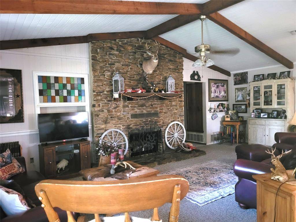 10510 U. S. Highway 82 E, Blossom, TX 75416