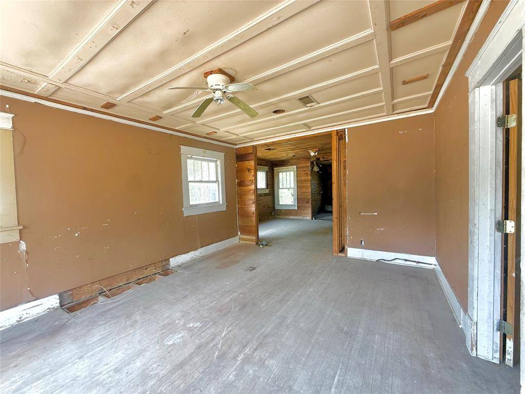 204 W Maple Street, Whitewright, TX 75491