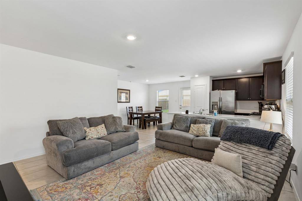 312 Dry Canyon Way, Fort Worth, TX 76052