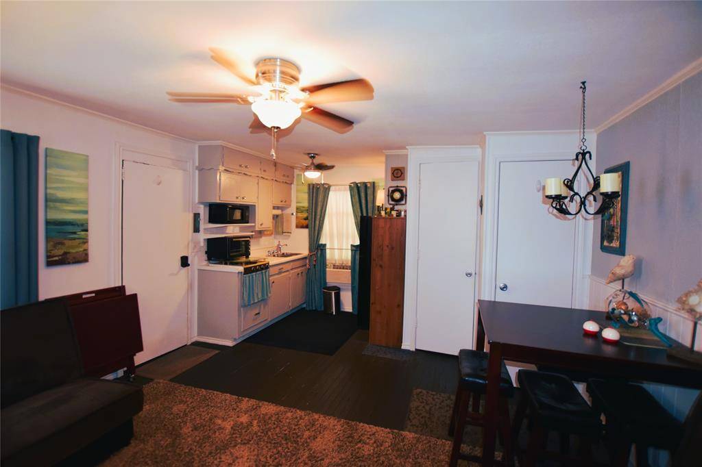 1411 E Lake Drive, Weatherford, TX 76087