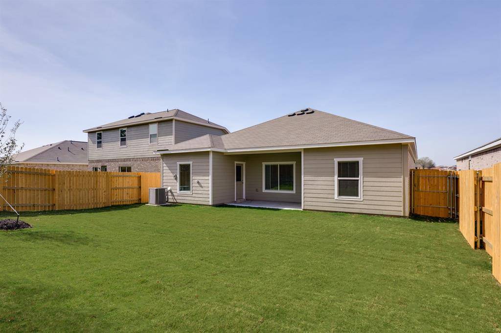 1722 Paul Drive, Seagoville, TX 75159