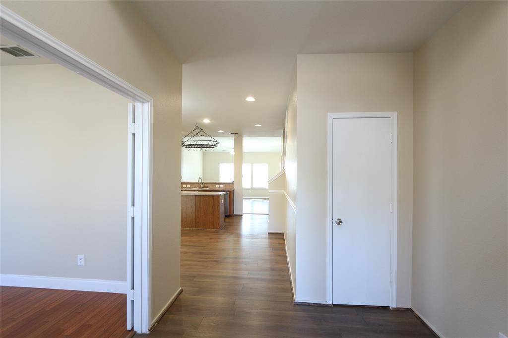 1910 Pin Oak Lane, Dallas, TX 75253